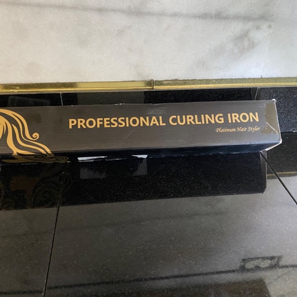 PROFESSIONAL CURLING IRON 3/4 Iinches - Picture 15 of 16